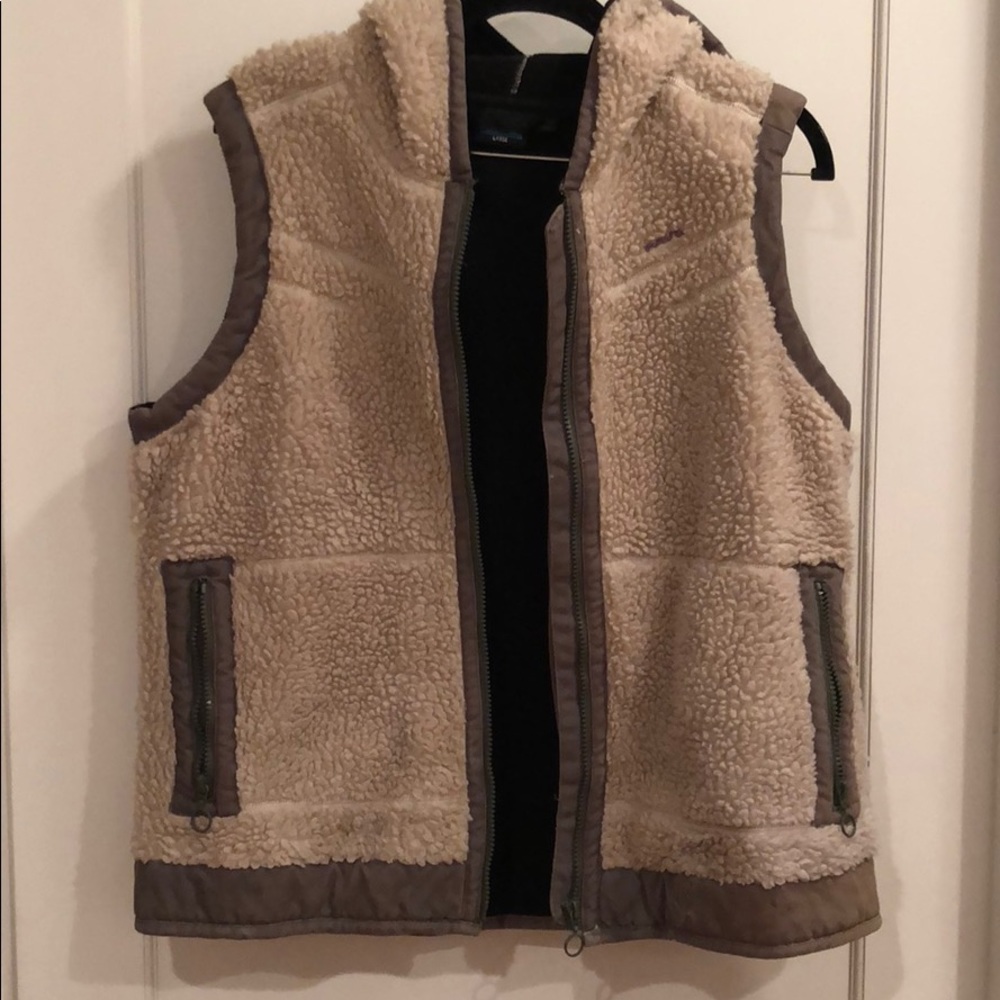 Kavu Furry Vest